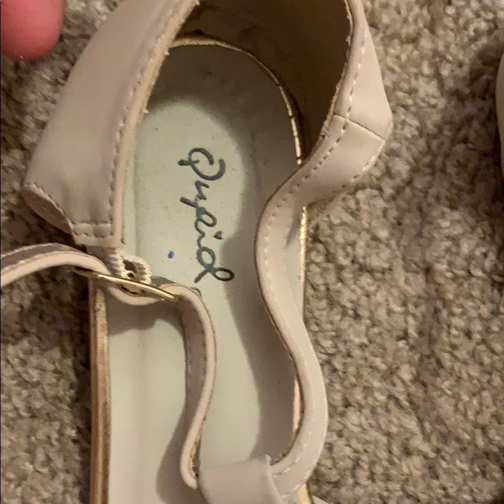 Flats - Picture 3 of 4